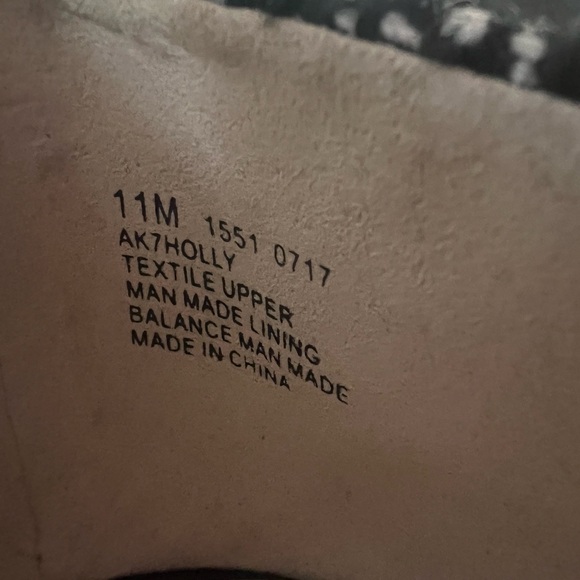 Anne Klein Pom Pom Happy Tweed block heel -never worn - Picture 6 of 6